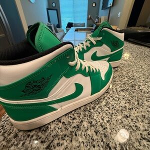 Jordan Men's Emerald and White High-Top Sneakers